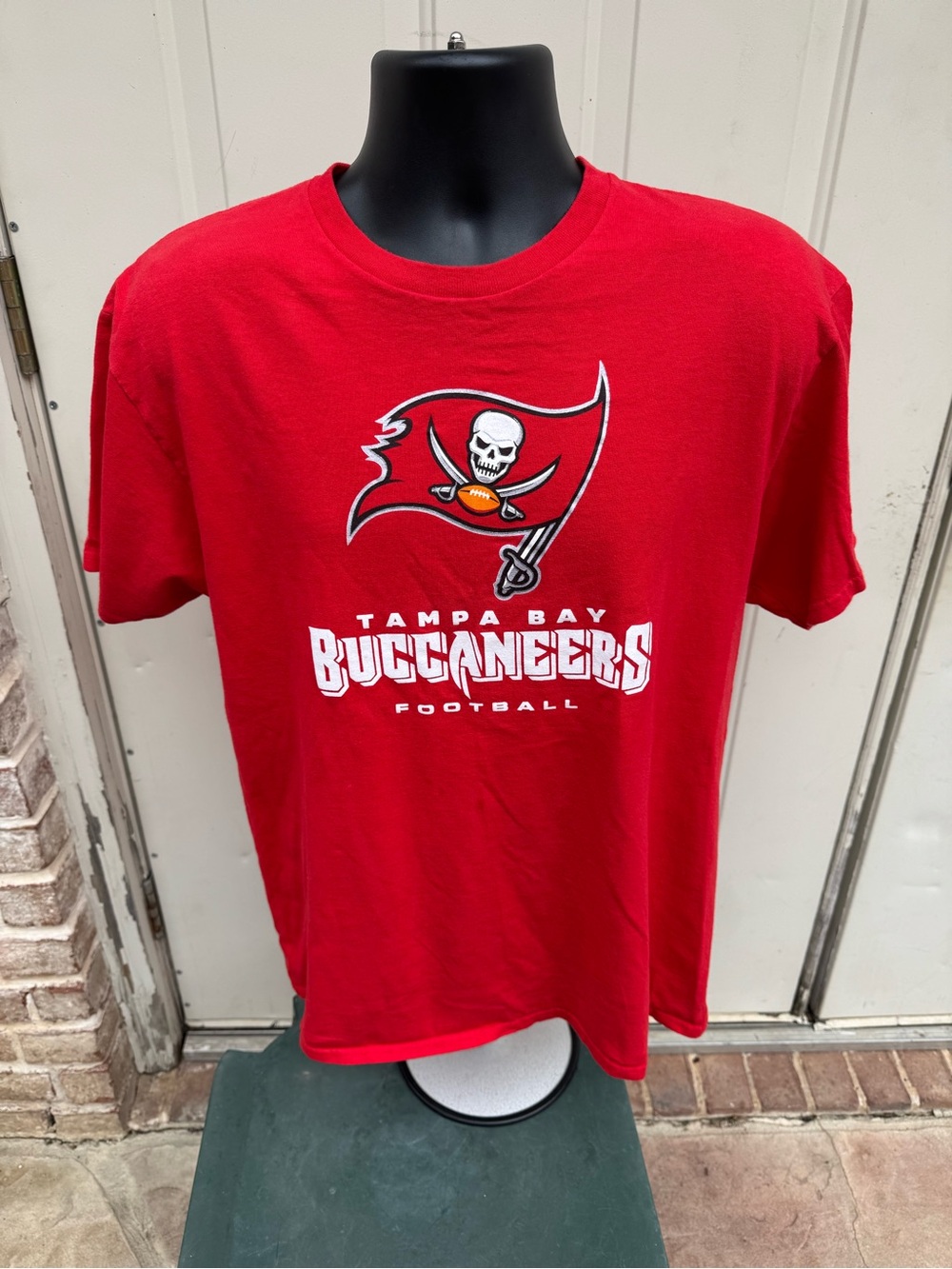 Majestic, Red, Short Sleeve, Tampa Bay Buccaneers Football, Shirt, Size Large